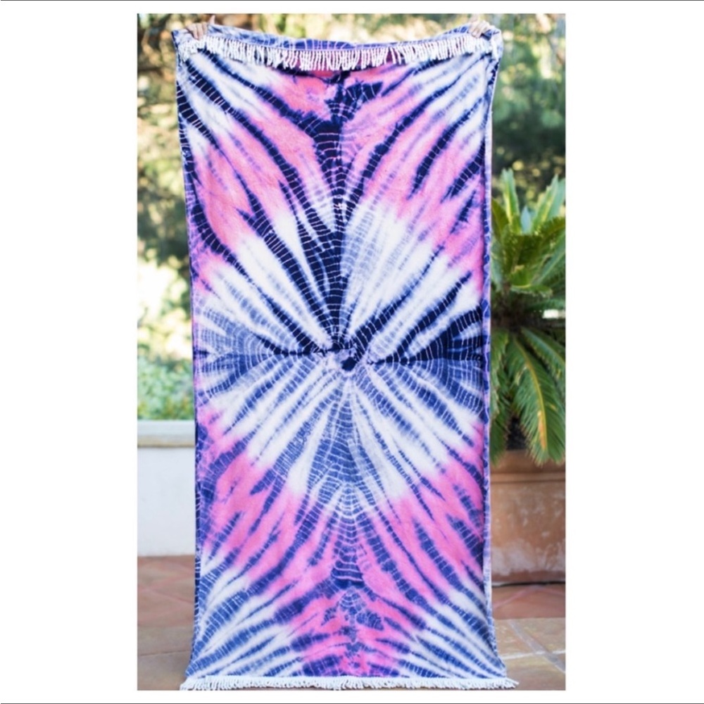 Ruggine Hand Tie-dye Oversized Beach Towel. Vibrant Pink and Blue. With fringes.